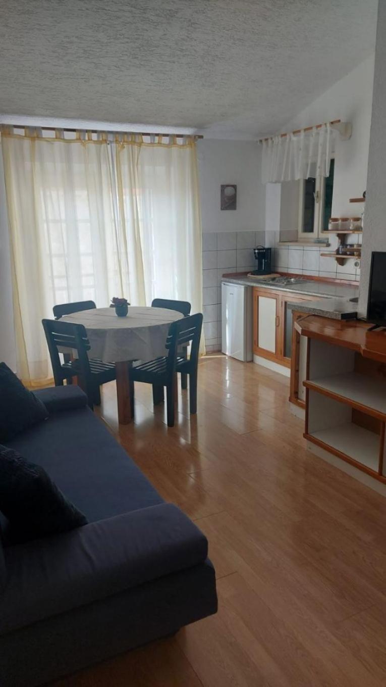 Apartment Brane Bol Buitenkant foto